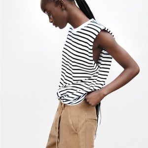 NWOT SHOULDER PAD TOP - striped | ZARA United States | Small | off white